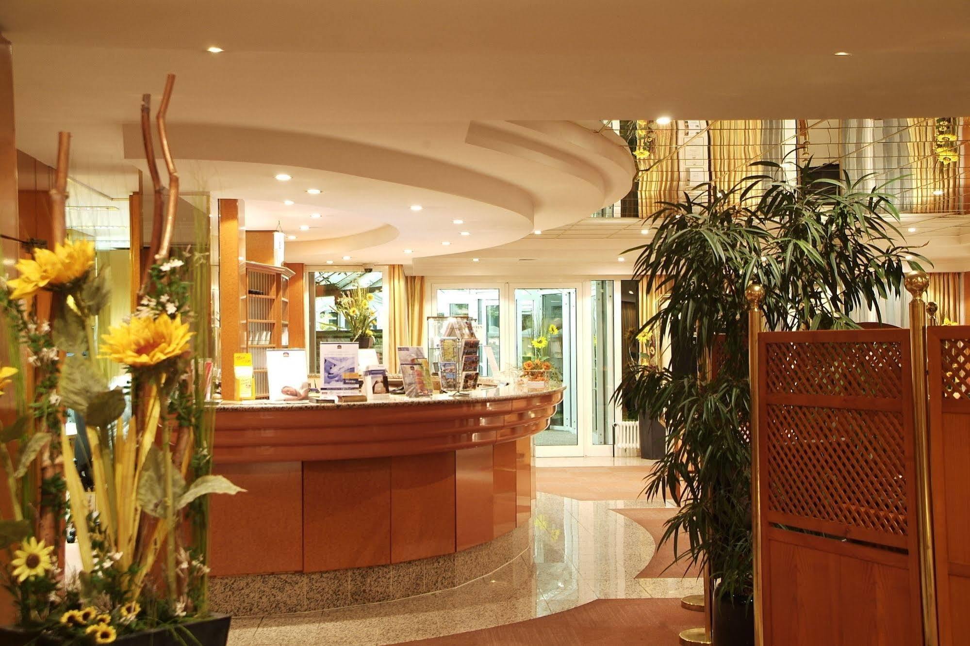 Dekra Congresshotel Wart Алтенщайг Екстериор снимка